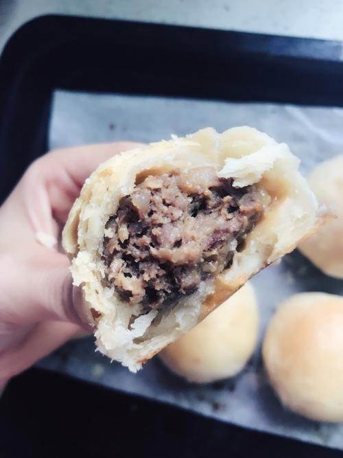 鲜肉月饼——中秋时节的酥香传奇